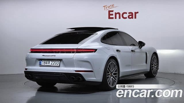 Porsche Panamera 2025 — ფოტო 1/20