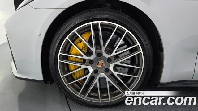 Porsche Panamera 2025 — ფოტო 4/20