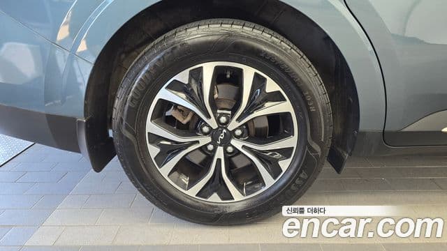 Kia Carnival 2022 — фото 5 из 20