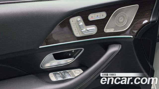Mercedes-Benz GLE-Class 2021 — Şəkil 18/20