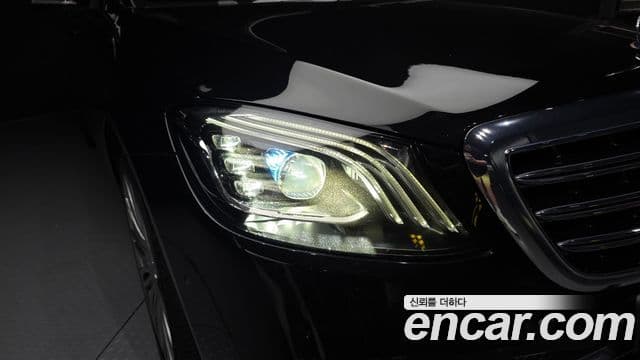 Mercedes-Benz S-Class 2019 — ფოტო 19/23