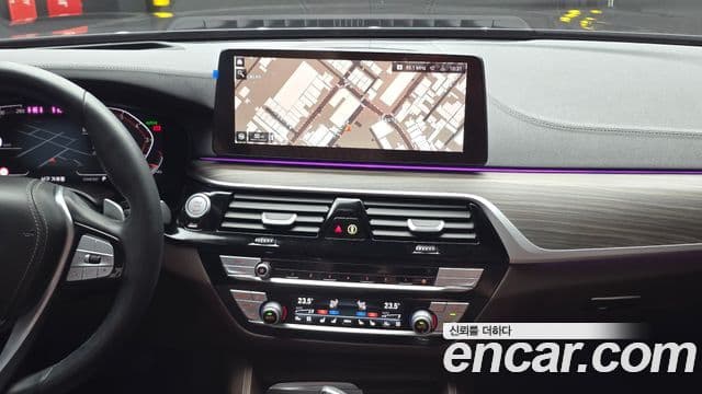 BMW 5 Series 2022 — Şəkil 14/20