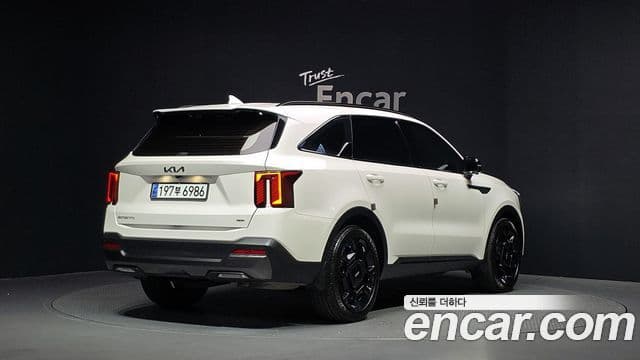 Kia Sorento 2024 — Фото 2/20