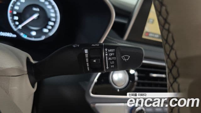 Genesis G70 2019 — Photo 27/28
