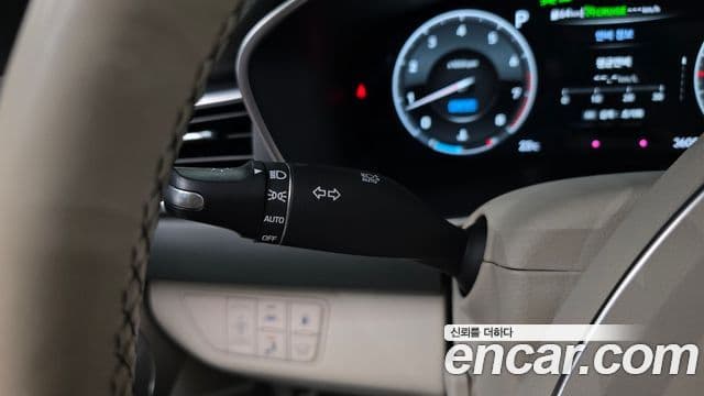 Genesis G70 2019 — Photo 17/28