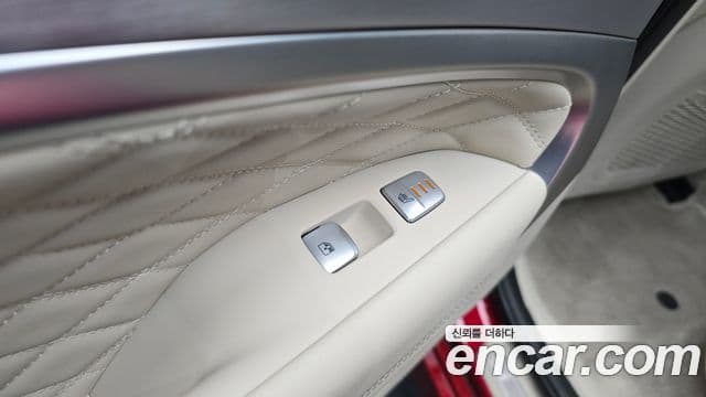 Genesis G70 2019 — Photo 21/28