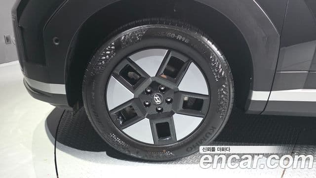 Hyundai Santa Fe 2024 — ფოტო 5/20