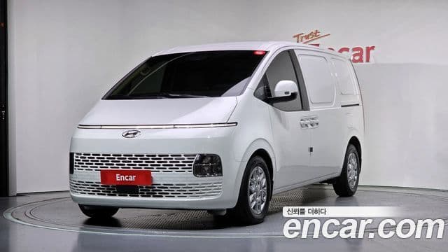 Hyundai Staria 2023 — ფოტო 9/20