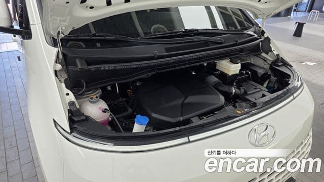 Hyundai Staria 2023 — ფოტო 5/20