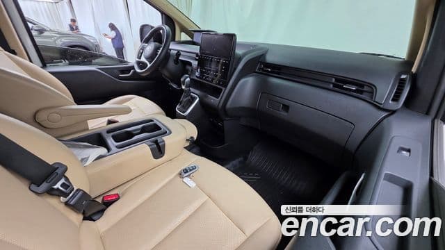 Hyundai Staria 2023 — ფოტო 10/20