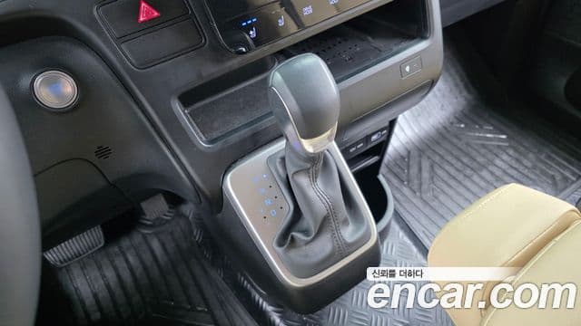 Hyundai Staria 2023 — ფოტო 7/20