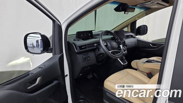 Hyundai Staria 2023 — ფოტო 8/20