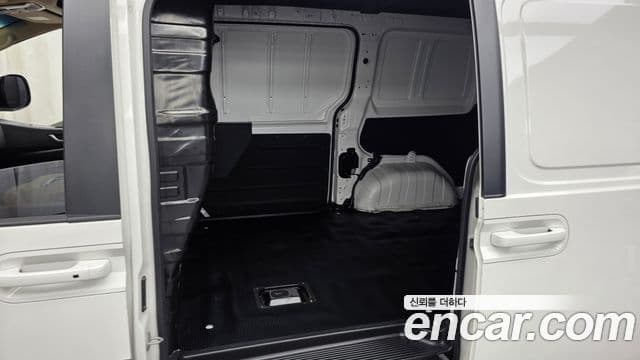 Hyundai Staria 2023 — ფოტო 12/20