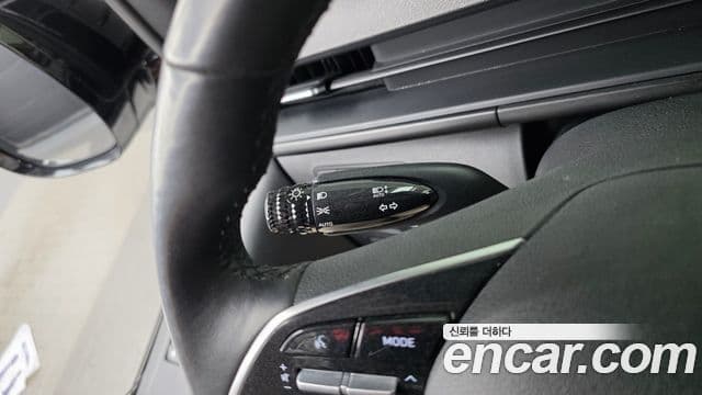 Hyundai Staria 2023 — ფოტო 19/20