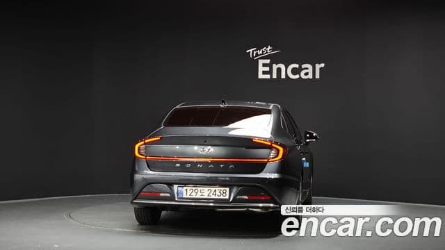 Hyundai Sonata 2021 — ფოტო 4/20