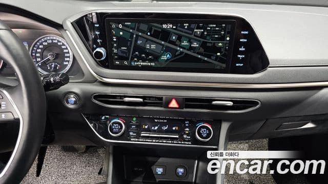 Hyundai Sonata 2021 — ფოტო 14/20