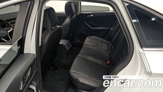 Volkswagen Jetta 2024 — ფოტო 12/20