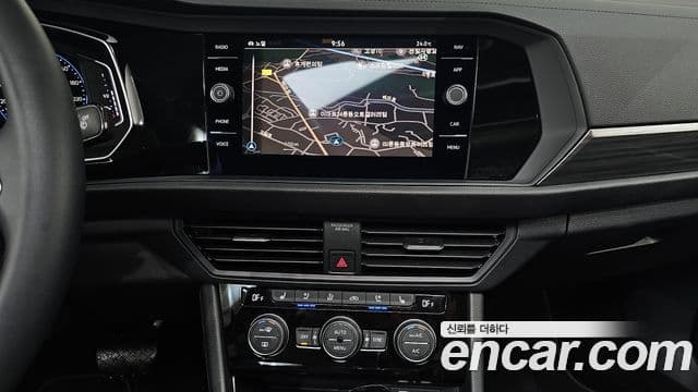 Volkswagen Jetta 2024 — ფოტო 14/20