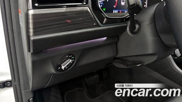 Volkswagen Jetta 2024 — ფოტო 19/20