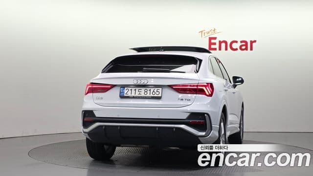 Audi Q3 2023 — ფოტო 21/32