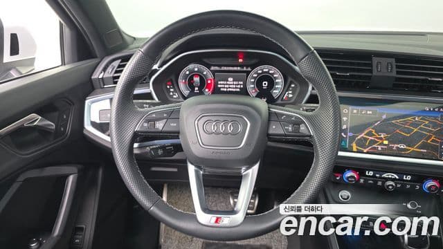Audi Q3 2023 — ფოტო 16/32