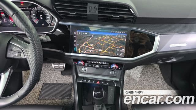 Audi Q3 2023 — ფოტო 15/32