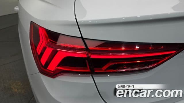 Audi Q3 2023 — ფოტო 31/32