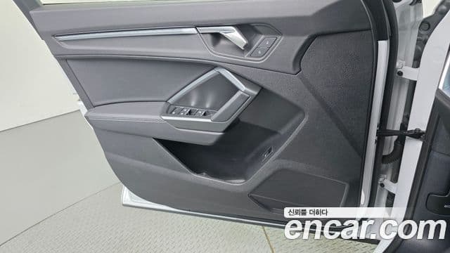 Audi Q3 2023 — ფოტო 17/32