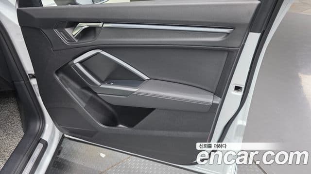Audi Q3 2023 — ფოტო 8/32