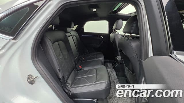 Audi Q3 2023 — ფოტო 14/32