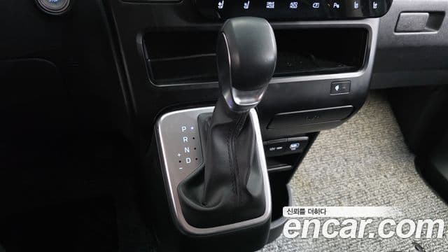 Hyundai Staria 2024 — Şəkil 9/20