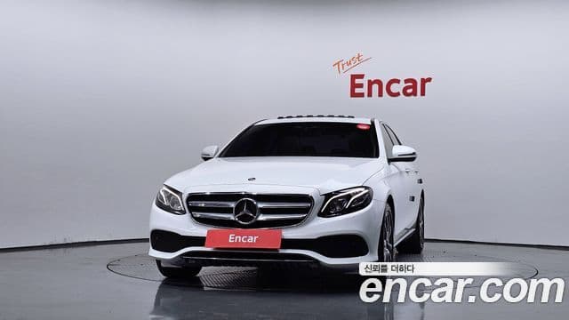 Mercedes-Benz E-Class 2018 — ფოტო 2/20