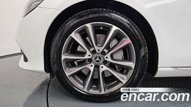 Mercedes-Benz E-Class 2018 — ფოტო 4/20