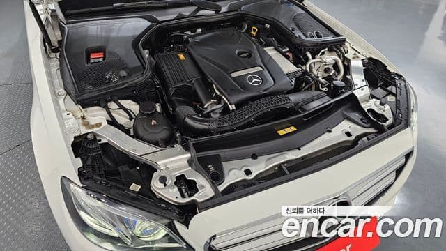 Mercedes-Benz E-Class 2018 — ფოტო 5/20