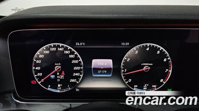 Mercedes-Benz E-Class 2018 — ფოტო 7/20