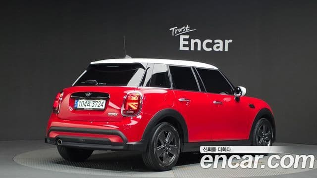 Mini Cooper 2022 — ფოტო 2/20
