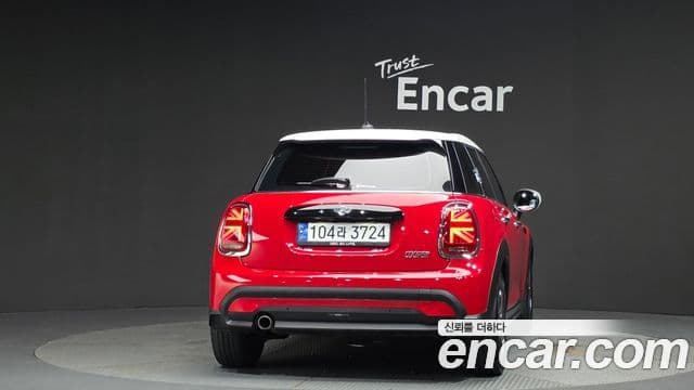 Mini Cooper 2022 — ფოტო 4/20
