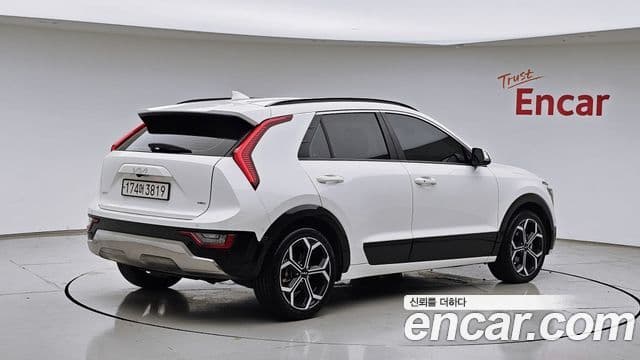 Kia Niro 2022 — ფოტო 2/20