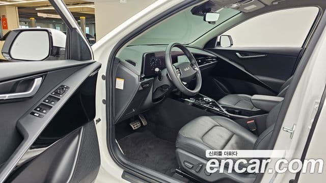 Kia Niro 2022 — ფოტო 10/20