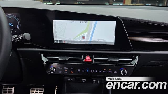 Kia Niro 2022 — ფოტო 14/20