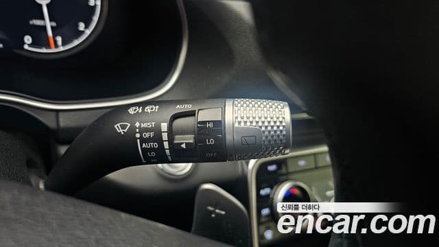 Genesis GV80 2020 — ფოტო 19/20