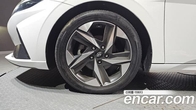 Hyundai Avante 2020 — ფოტო 5/20