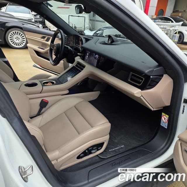 Porsche Taycan 2022 — Photo 11/20