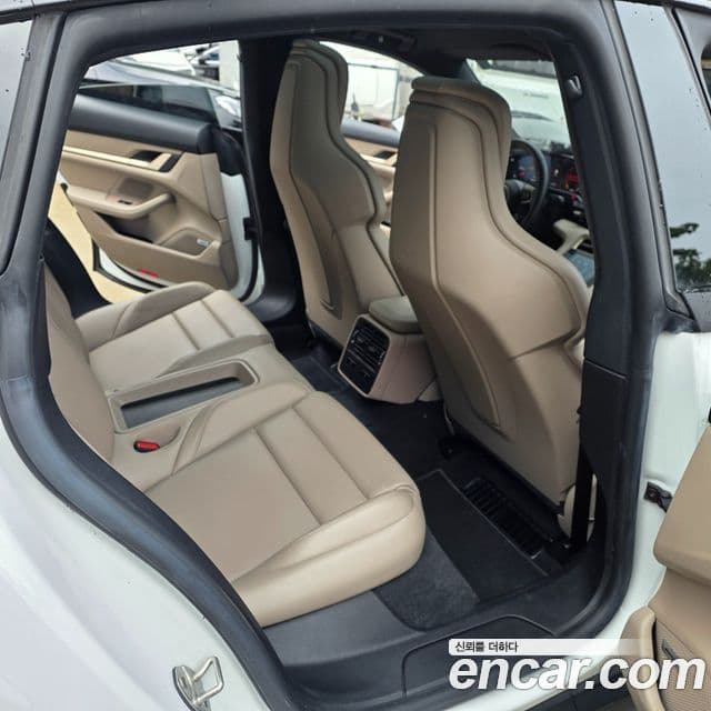 Porsche Taycan 2022 — Photo 20/20