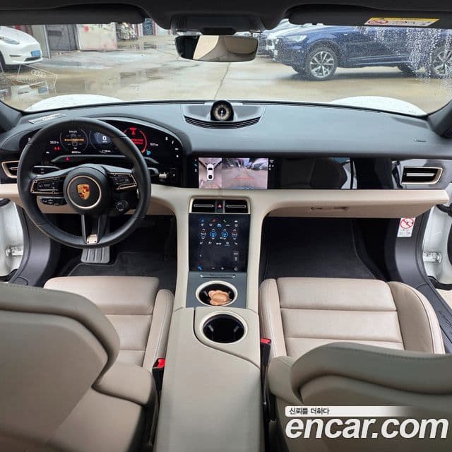 Porsche Taycan 2022 — Photo 13/20