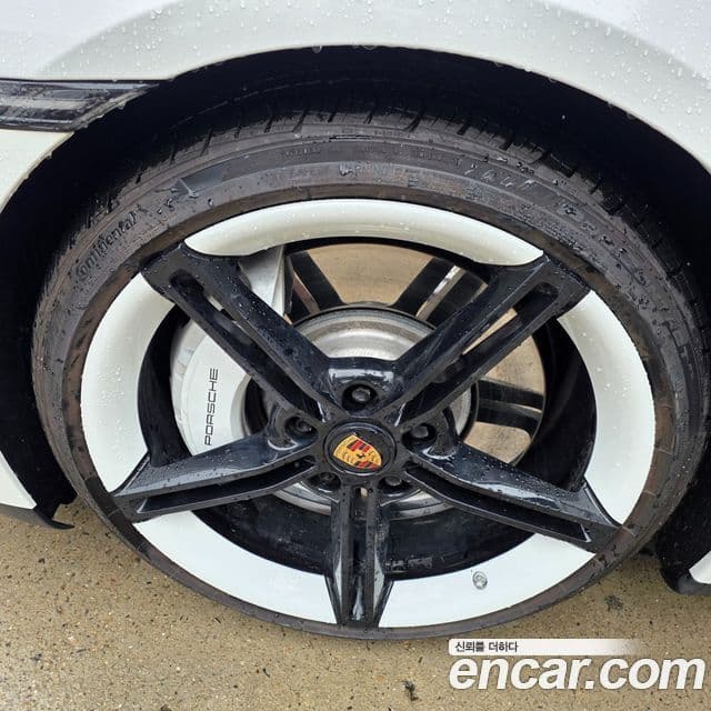 Porsche Taycan 2022 — Photo 6/20