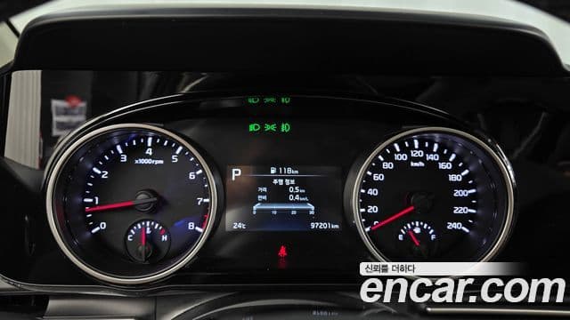 Kia Carnival 2023 — Şəkil 8/20