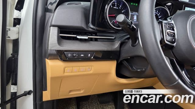 Kia Carnival 2023 — Şəkil 16/20