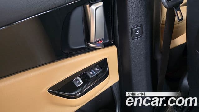 Kia Carnival 2023 — Şəkil 18/20