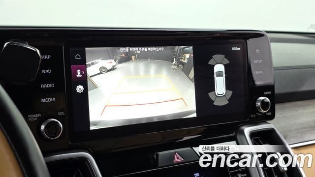 Kia Sorento 2021 — ფოტო 14/20